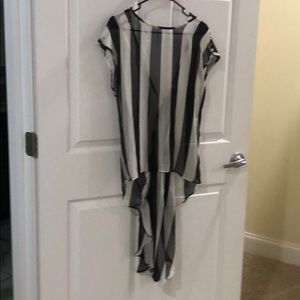 Black/White top/cover up
